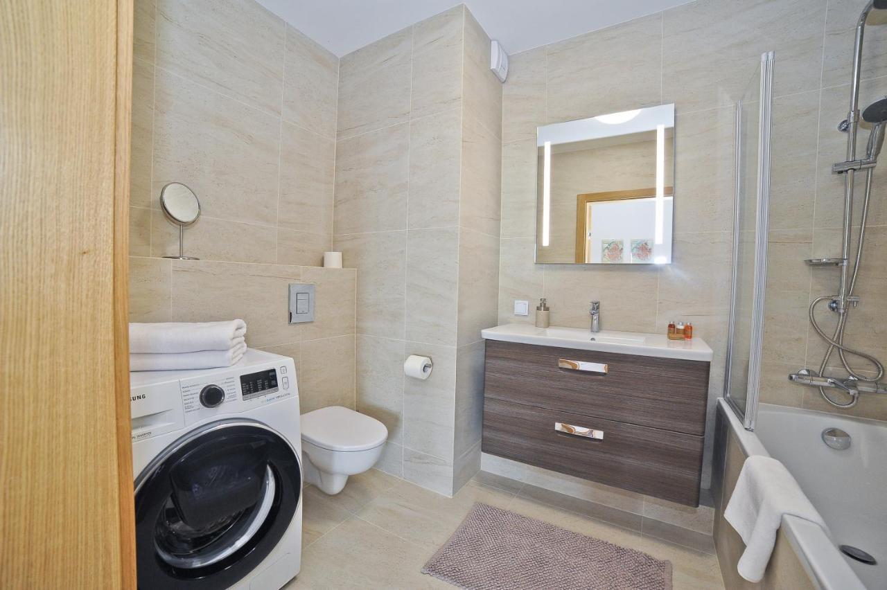 Grand Apartments - Three Bedrooms With Panorama Of The Old Town Гданськ Екстер'єр фото